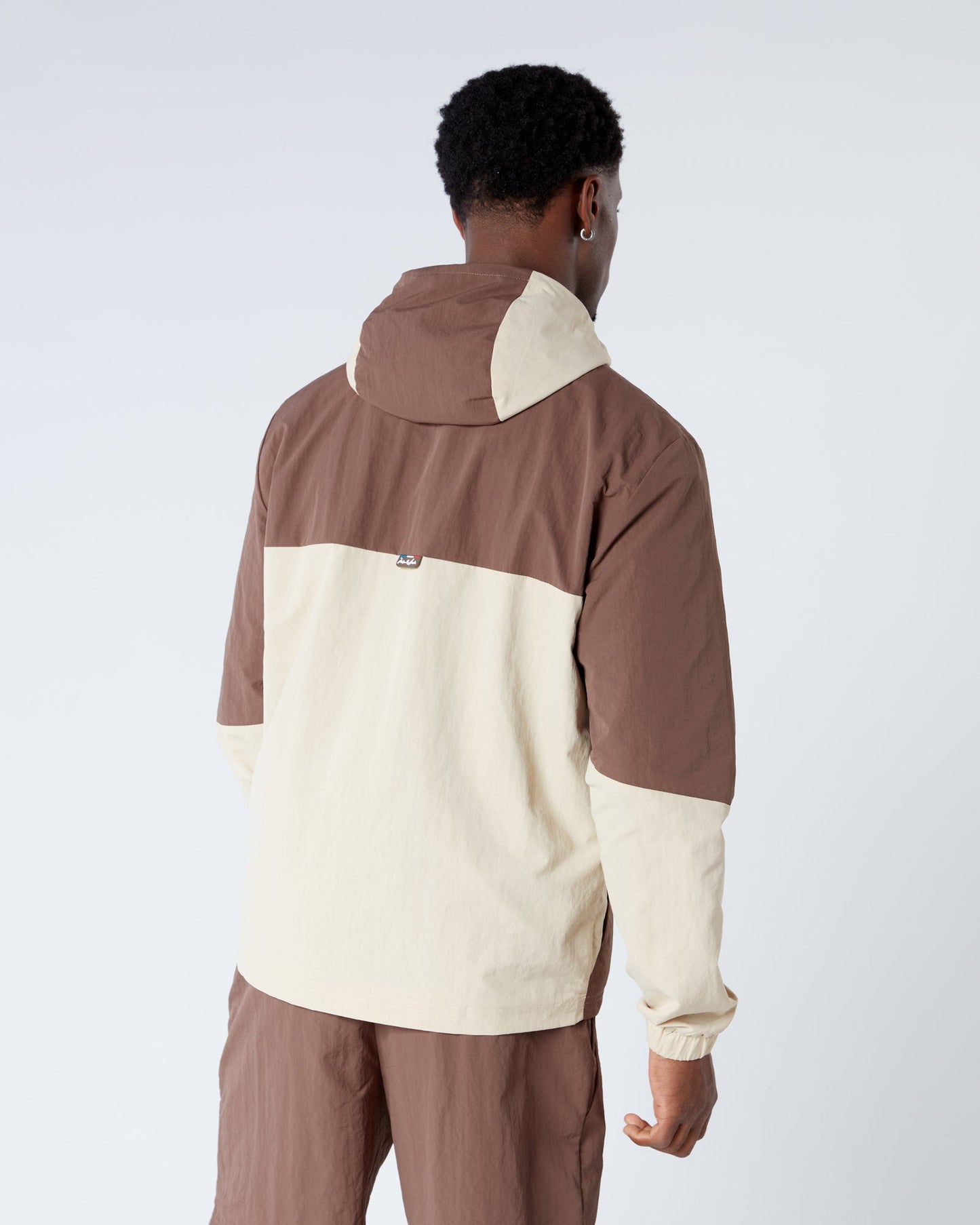 Angle Badge Windbreaker Brown