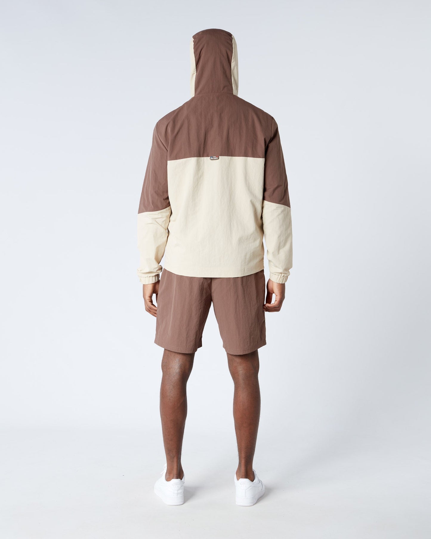 Angle Badge Shorts Brown