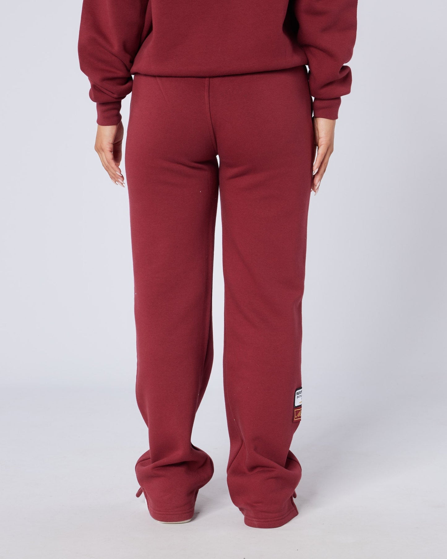 Womens Relaxed OG Badge Jogger Cabernet
