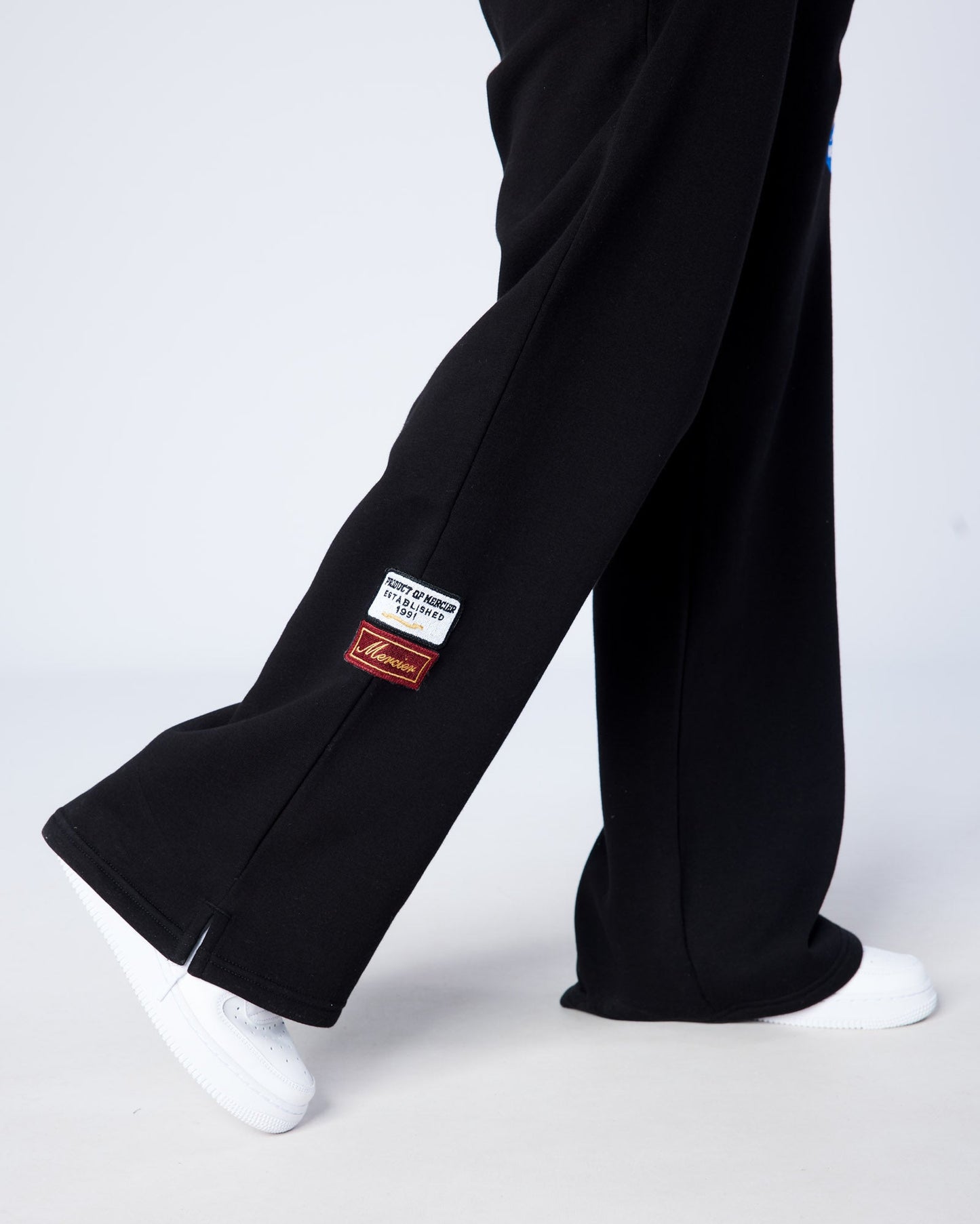Women's OG Badge Open Hem Joggers Black