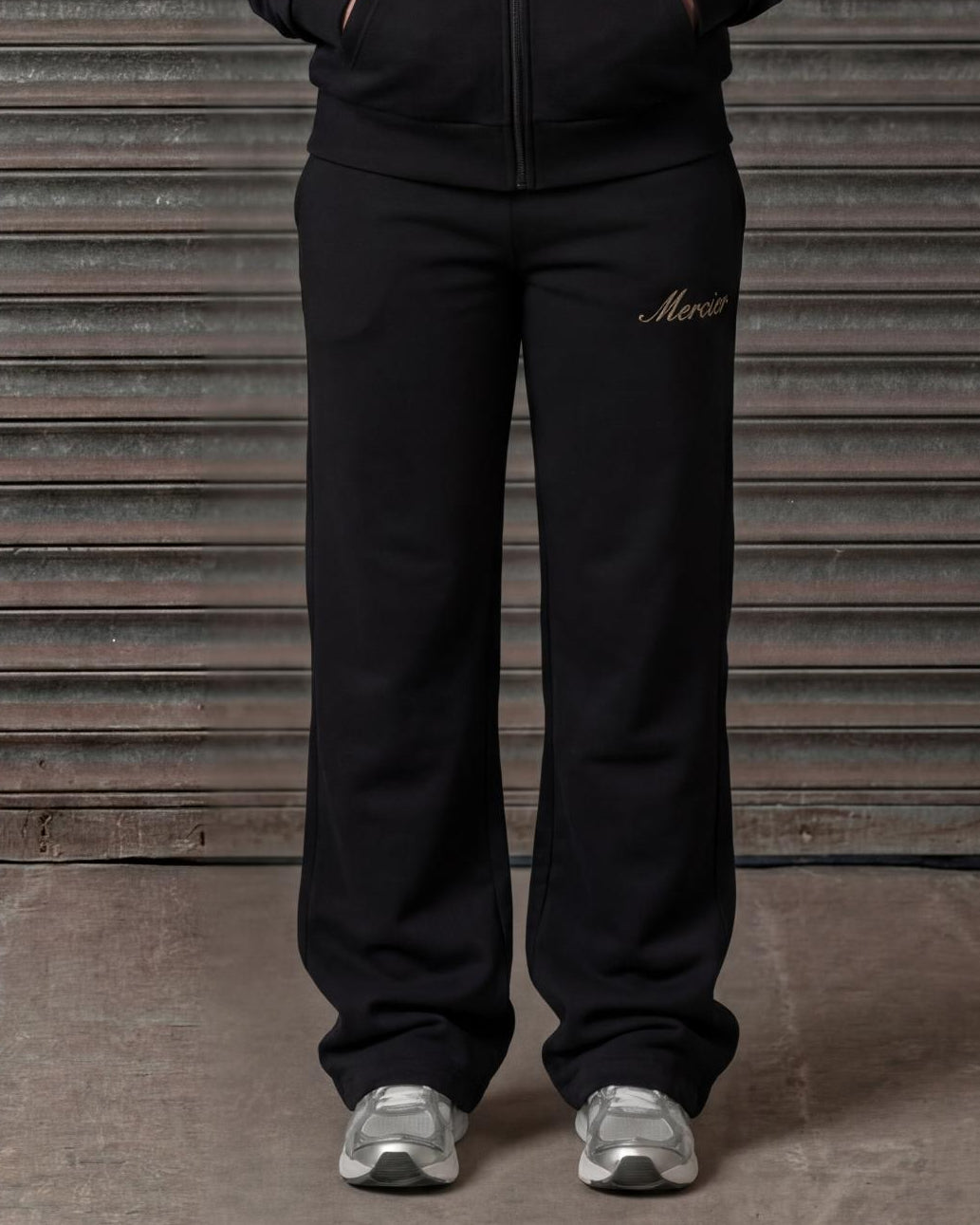 Women's Authenticity Jogger Black Gold