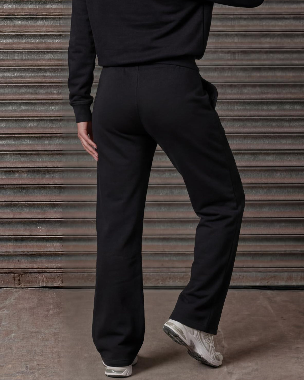 Women's Authenticity Jogger Black Gold